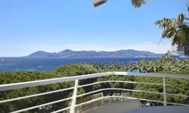 Недвижимость Villa Pointe Croisette: 2