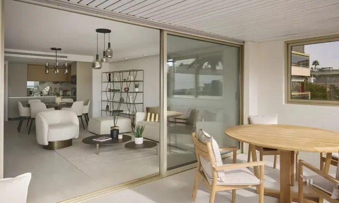 Недвижимость Villa Croix des Gardes: 1