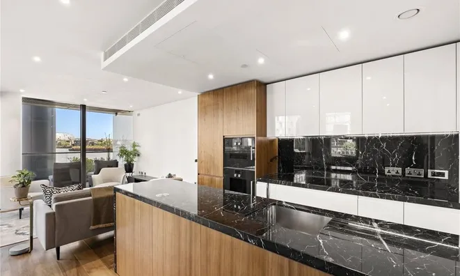 Недвижимость Tower West, 1 Waterfront Drive: 11