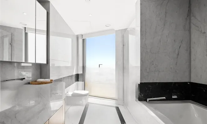 Недвижимость Tower West, 1 Waterfront Drive: 2