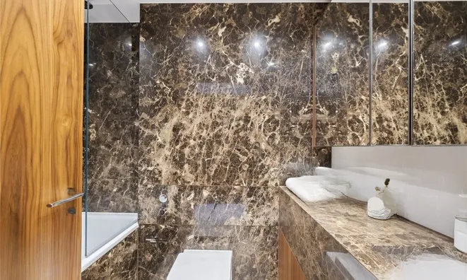Недвижимость Tower West, 1 Waterfront Drive: 4