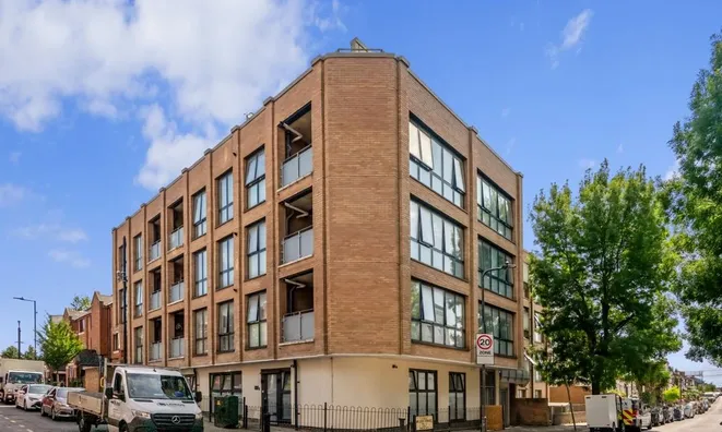 Недвижимость Rucklidge Avenue: 7