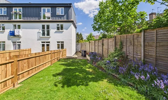 Недвижимость Hillview Gardens: 7