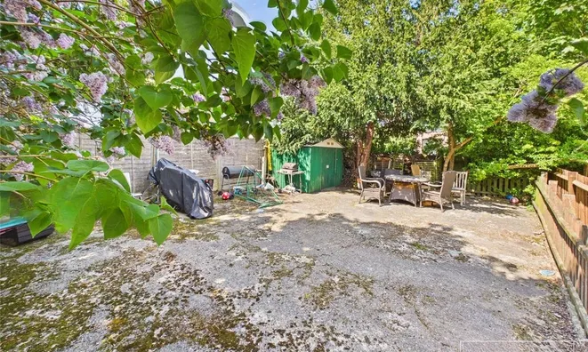 Недвижимость Hillview Gardens: 8