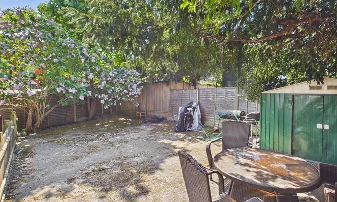 Недвижимость Hillview Gardens: 5