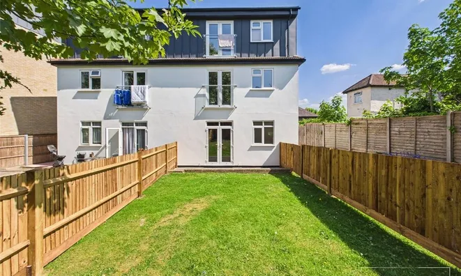 Недвижимость Hillview Gardens: 8