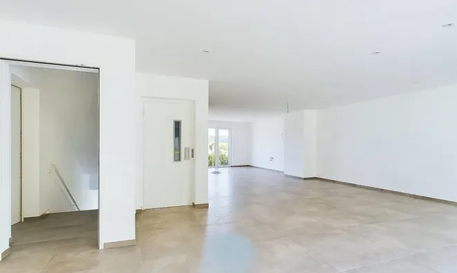 Недвижимость Triplex 3 bedrooms for sale in Oetrange: 2
