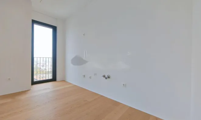 Недвижимость Четырехкомнатная квартира, Шишка: 4