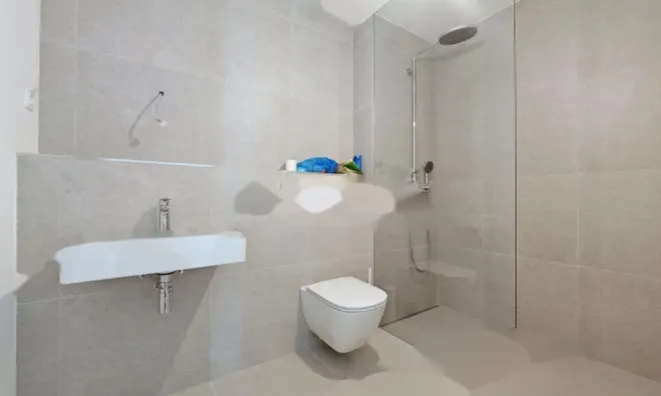 Недвижимость Четырехкомнатная квартира, Шишка: 13