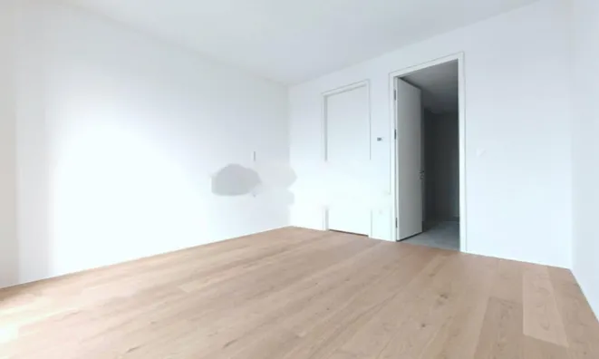 Недвижимость Четырехкомнатная квартира, Шишка: 20