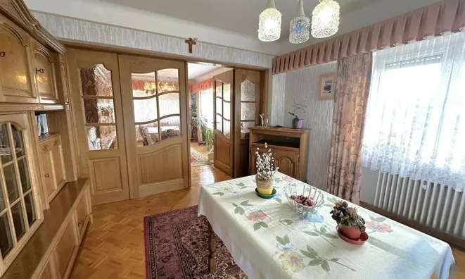 Недвижимость House 4 bedrooms for sale in SurrE: 4