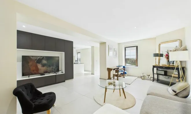 Недвижимость House 4 bedrooms for sale in Luxembourg-Neudorf: 2