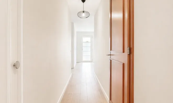 Недвижимость Apartment 5 rooms: 6