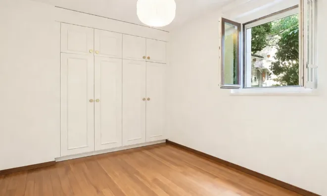 Недвижимость Apartment 5 rooms: 8