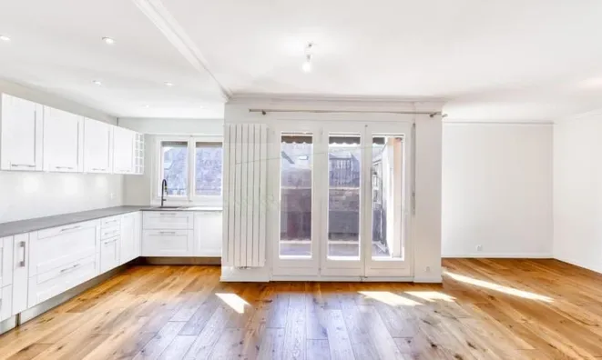 Недвижимость Apartment 5 rooms: 2