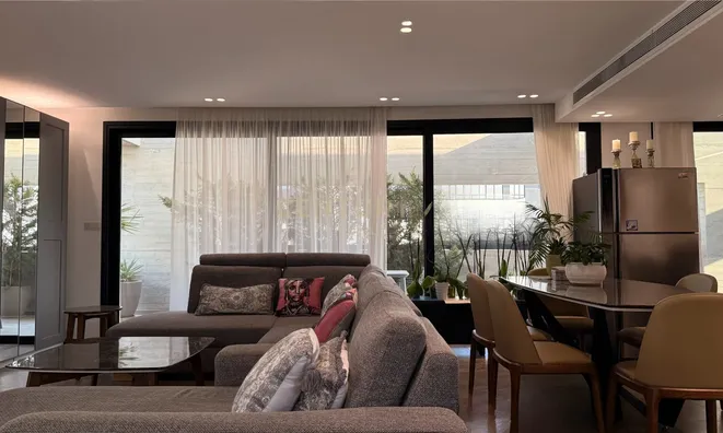 Недвижимость 3 Bedroom Penthouse Apartment For sale in Mesa Geitonia, Limassol: 4