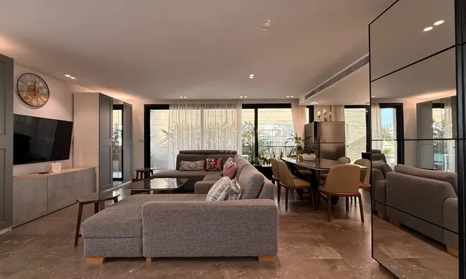 Недвижимость 3 Bedroom Penthouse Apartment For sale in Mesa Geitonia, Limassol: 7