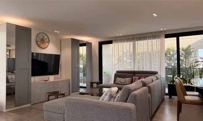 Недвижимость 3 Bedroom Penthouse Apartment For sale in Mesa Geitonia, Limassol: 8