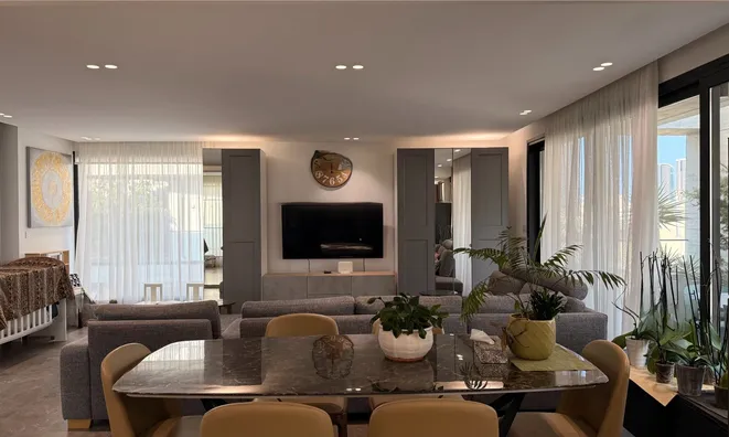 Недвижимость 3 Bedroom Penthouse Apartment For sale in Mesa Geitonia, Limassol: 12