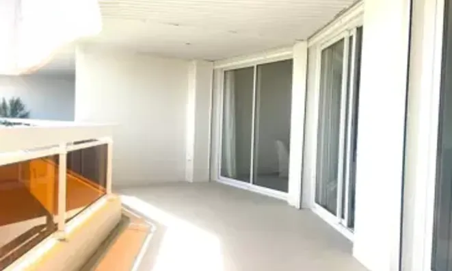 Недвижимость Property Type: Villa  
Location: Cannes, Californie  

Villa Cannes Californie: 9