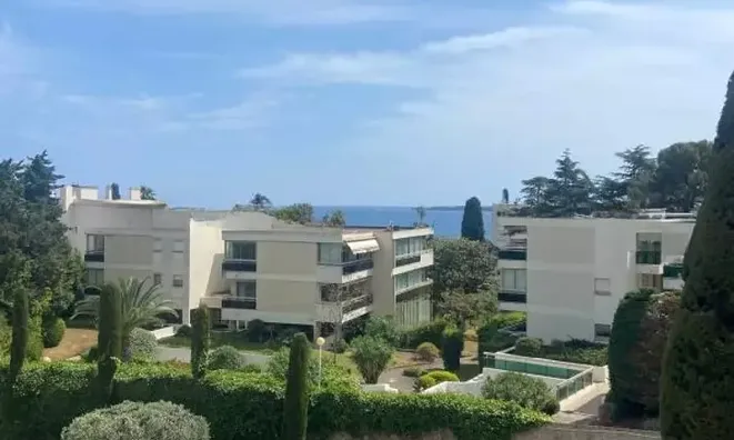 Недвижимость Property Type: Villa  
Location: Cannes, Californie  

Villa Cannes Californie: 10