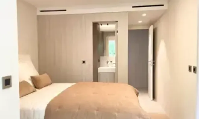 Недвижимость Property Type: Villa  
Location: Cannes, Californie  

Villa Cannes Californie: 15
