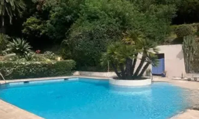 Недвижимость Property Type: Villa  
Location: Cannes, Californie  

Villa Cannes Californie: 24