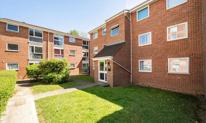 Недвижимость Sunninghill Court, Bollo Bridge Road: 9