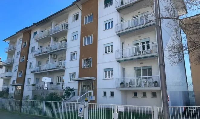 Недвижимость Трёхкомнатная квартира в центре: 1