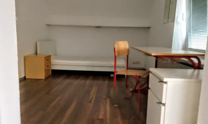 Недвижимость Четырехкомнатная квартира Вич: 5