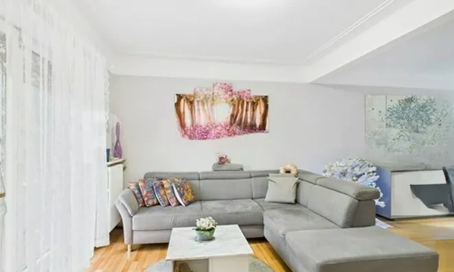 Недвижимость House 4 bedrooms for sale in Esch-sur-Alzette: 4