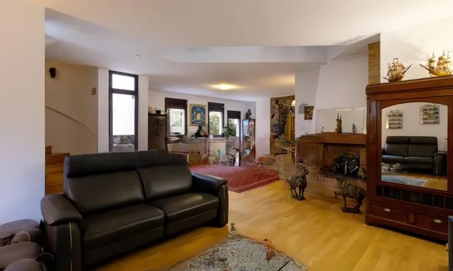 Недвижимость Single house 6 rooms: 3