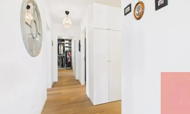Недвижимость Apartment 5 rooms: 6