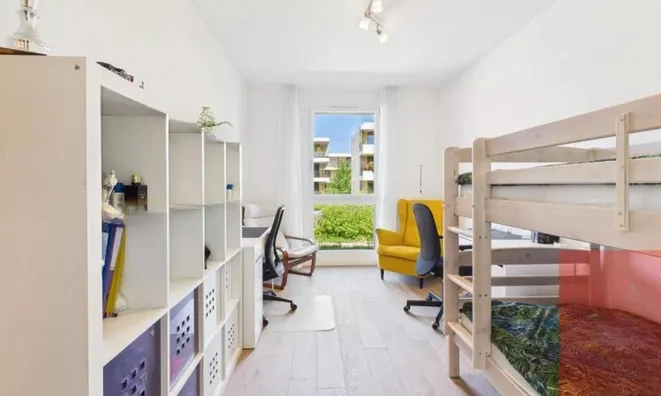 Недвижимость Apartment 5 rooms: 8