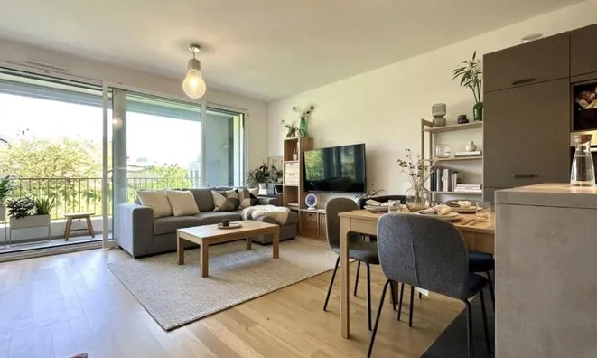 Недвижимость Apartment 4 rooms: 2