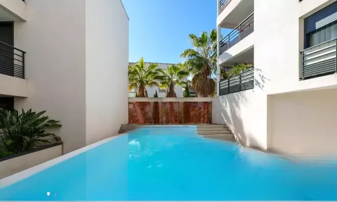 Недвижимость Villa Petit Juas: 1