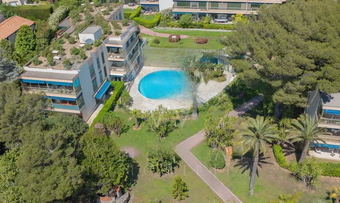 Недвижимость Villa Croix des Gardes: 1