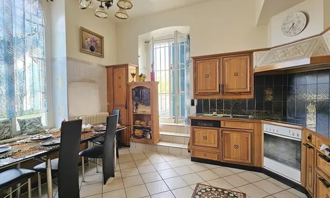 Недвижимость Single house 20 rooms: 4