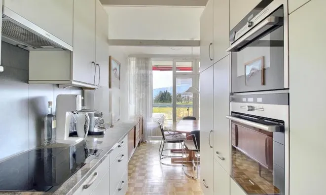 Недвижимость Apartment 5 rooms: 4