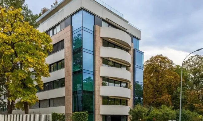 Недвижимость Apartment 4 rooms: 3