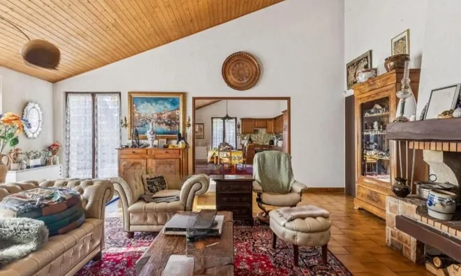 Недвижимость Row house 6 rooms: 1