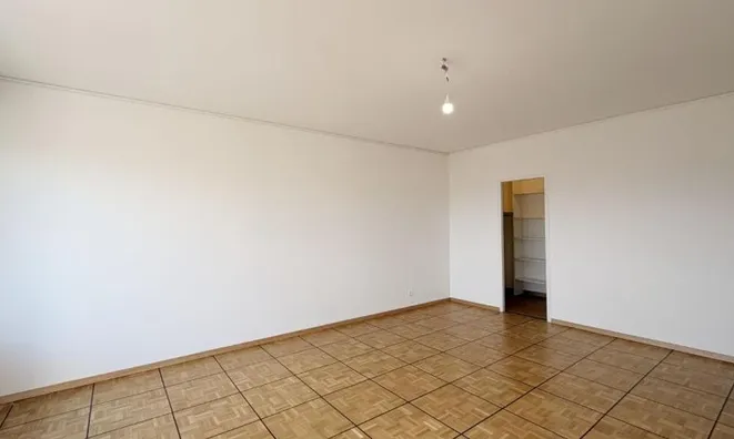 Недвижимость Apartment 2 rooms: 4