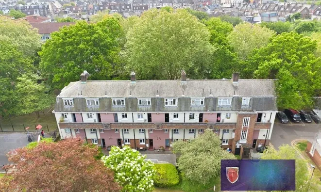 Недвижимость Holly Park Estate: 9