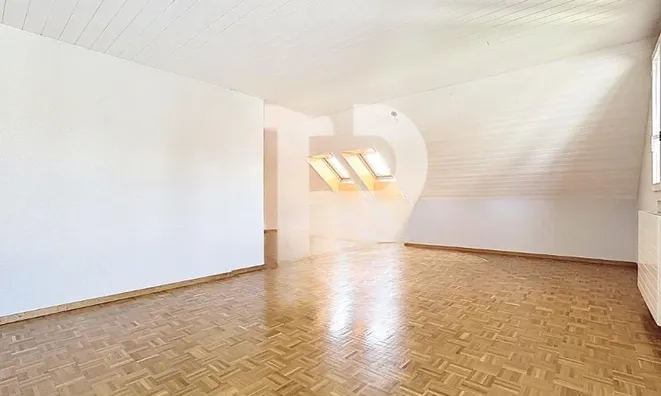 Недвижимость Apartment 5 rooms: 4