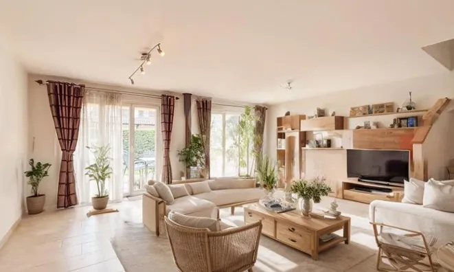 Недвижимость Row house 7 rooms: 3
