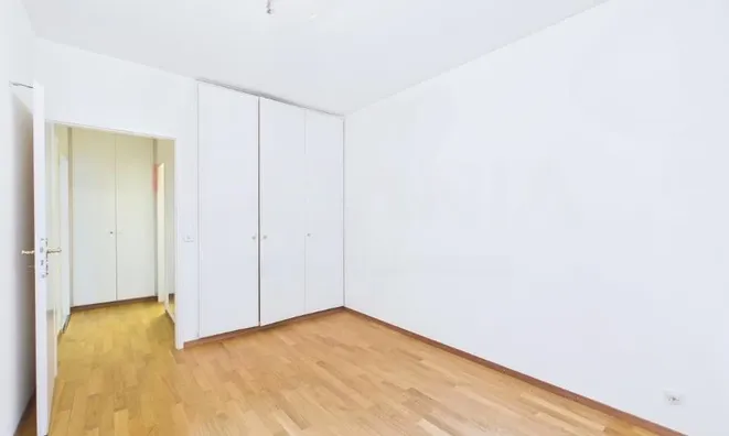 Недвижимость Apartment 3 rooms: 7