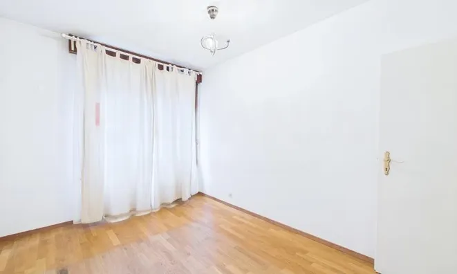 Недвижимость Apartment 3 rooms: 9