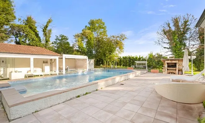 Недвижимость Single house 10 rooms: 4