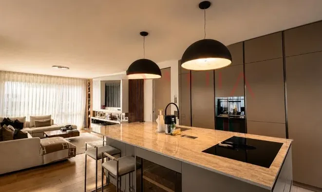 Недвижимость Apartment 5 rooms: 1