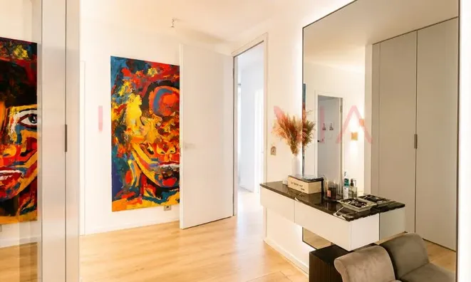 Недвижимость Apartment 5 rooms: 4